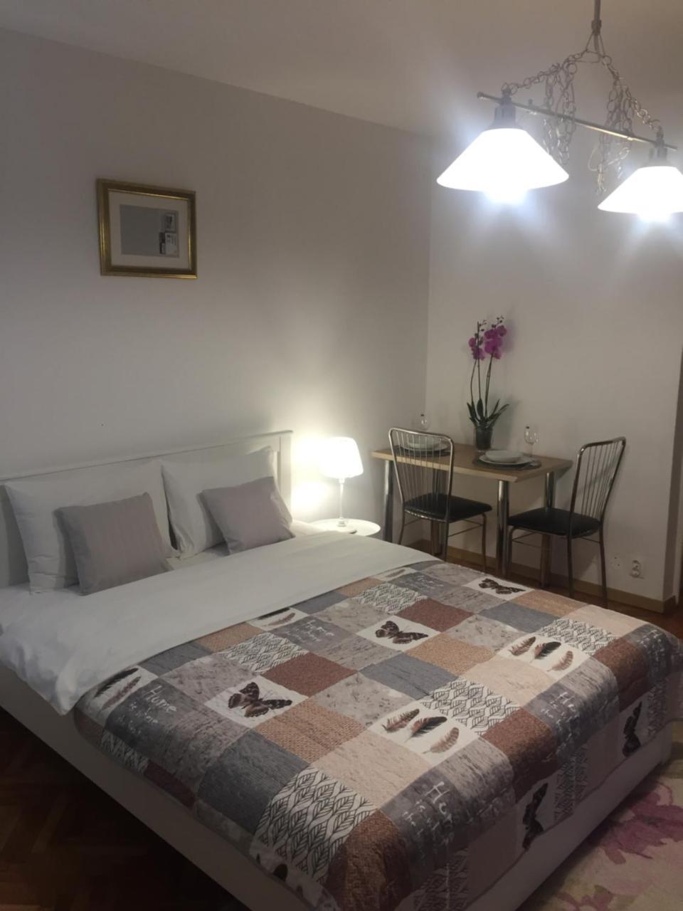 Marcy Studio Apartment Bucureşti Ngoại thất bức ảnh