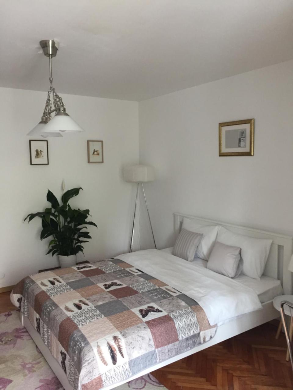 Marcy Studio Apartment Bucureşti Ngoại thất bức ảnh